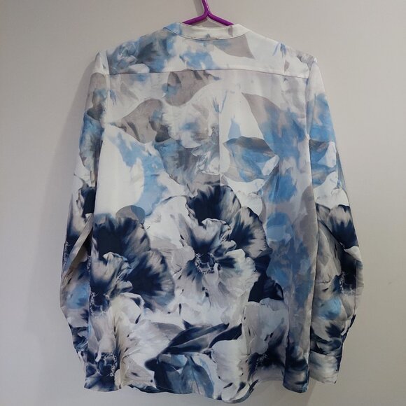 Calvin Klein Top Blue White Floral Button Up Roll Tab Sleeve Blouse, Size M - Picture 5 of 10